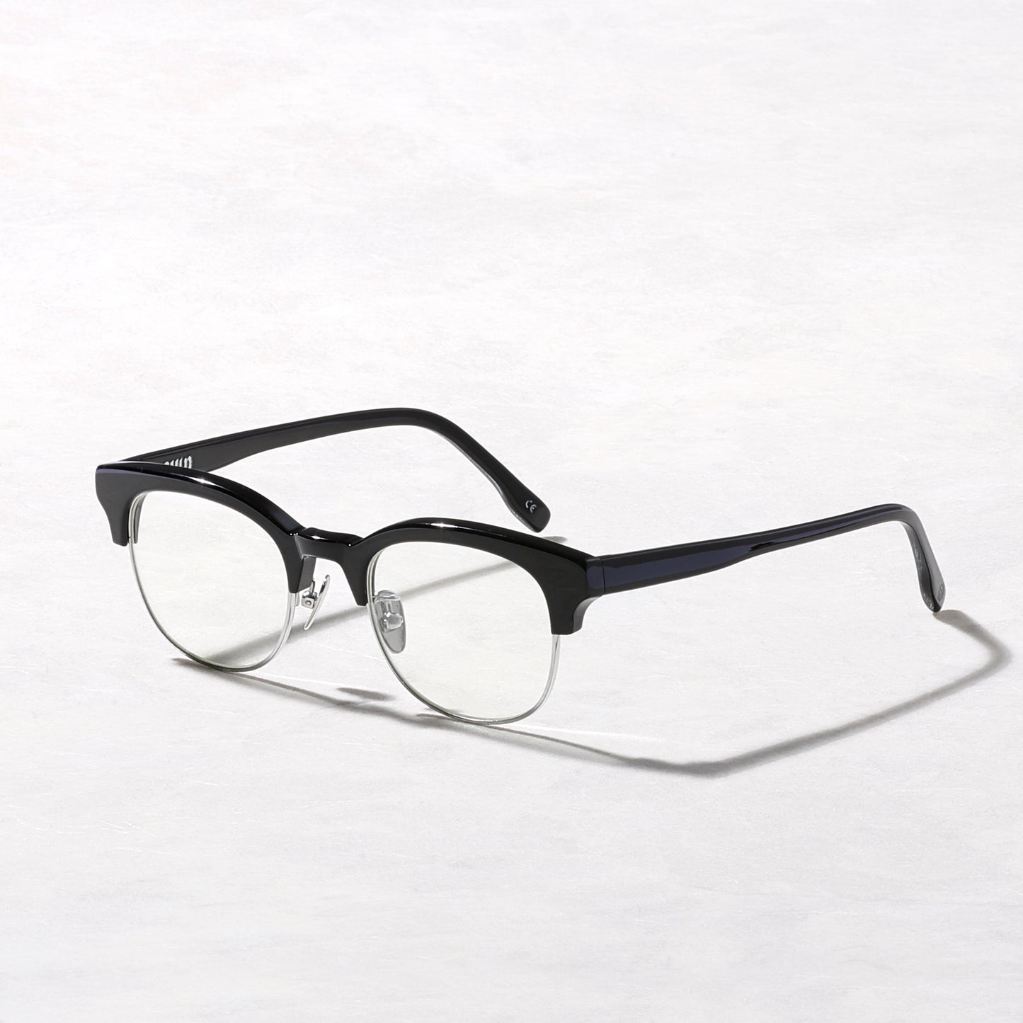 #04 BLACK/CLEAR