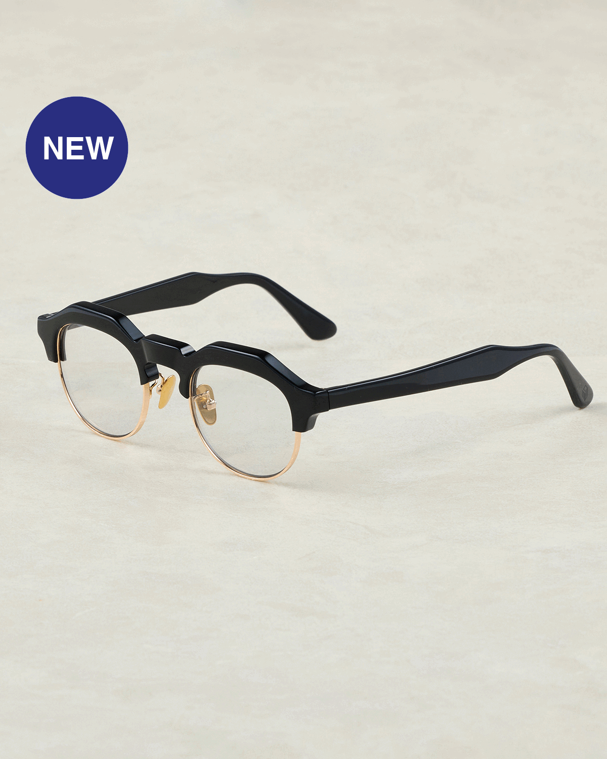 #18　BLACK / CLEAR to GREY (調光)