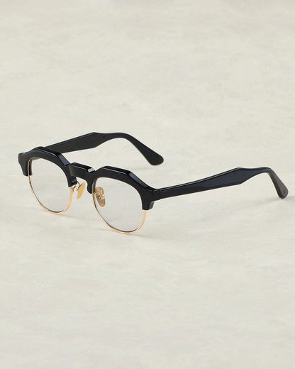 #18　BLACK / CLEAR to GREY (調光)