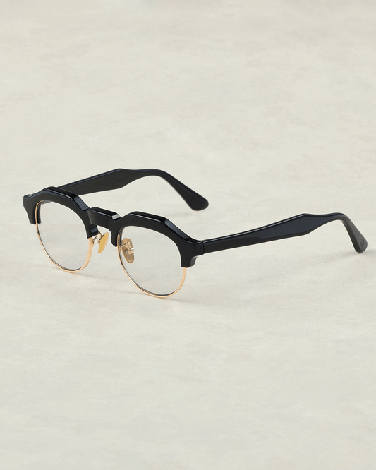 #18　BLACK / CLEAR to GREY (調光)