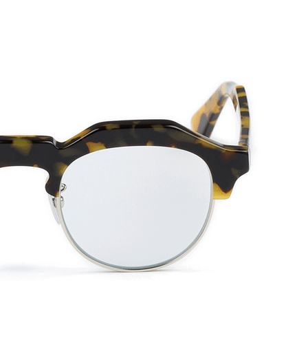 #18　CAMEL / CLEAR to BLUE (調光)