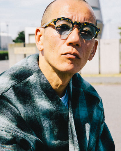 #18　CAMEL / CLEAR to BLUE (調光)