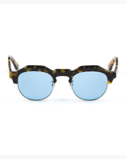 #18　CAMEL / CLEAR to BLUE (調光)