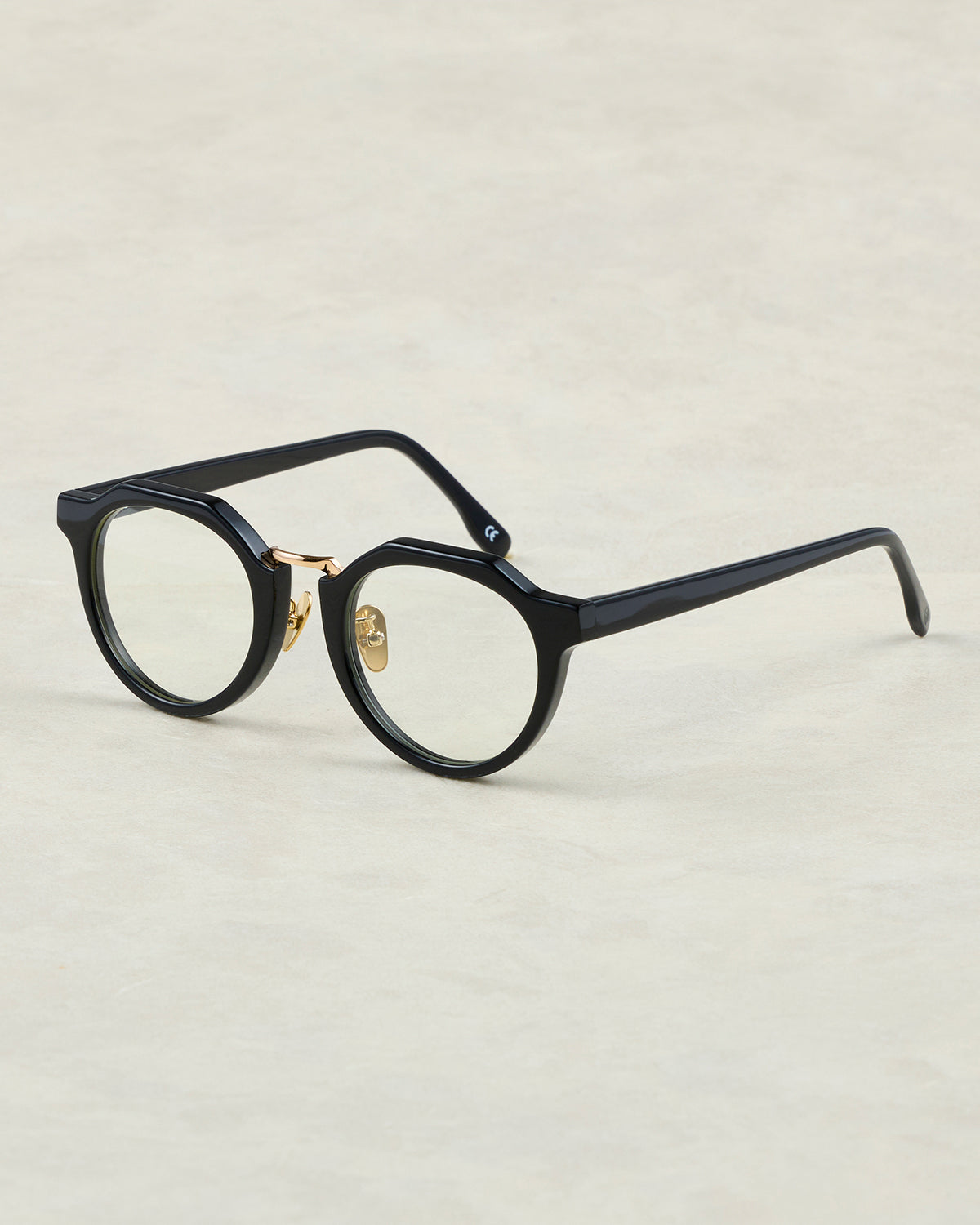 #09　BLACK / CLEAR