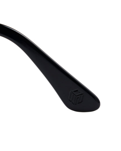 #18　BLACK / CLEAR to GREY (調光)