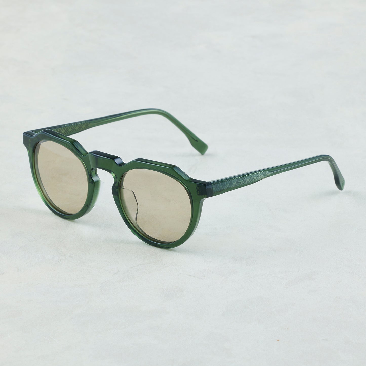 #03　IVY GREEN / CLEAR BROWN