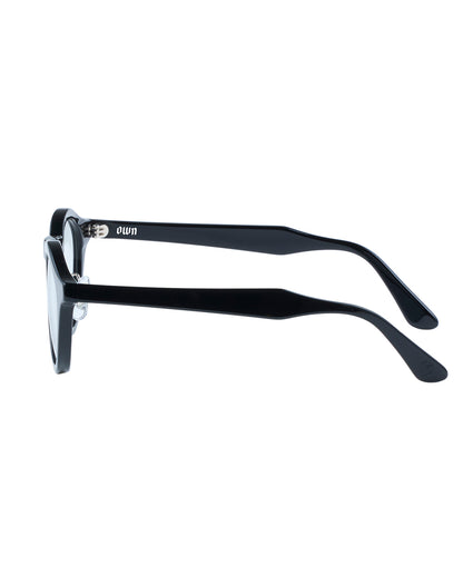 #21　BLACK / CLEAR to GREY (調光)
